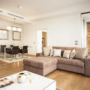 Hemeras Boutique Homes - Design Flats Near The City Center Appartamento